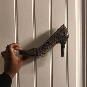 MOOTSIE TOOTSIE HEELS